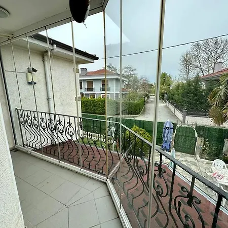 Vila Sile'de Genis Meyve Bahceli Luks